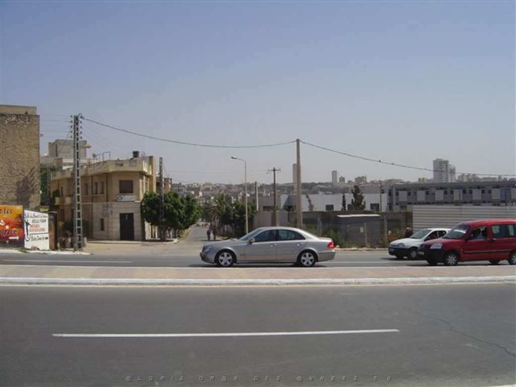 ORAN AOUT 2007 Ave des Falaises.JPG